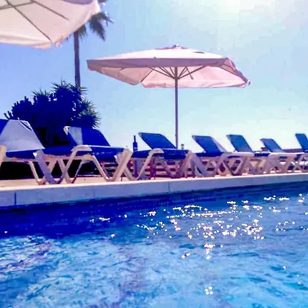 6 Bedroom Awesome In Semesterbostad Estepona