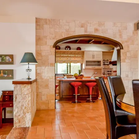 בית נופש In With Kitchen
