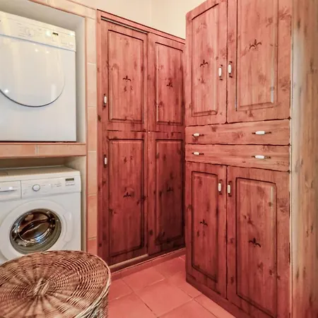 In With Kitchen אסטפונה