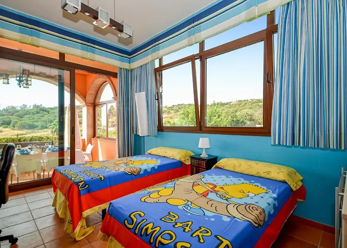 6 Bedroom Awesome In Hébergement de vacances Estepona