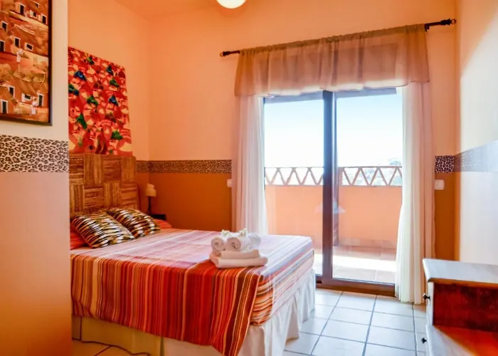 6 Bedroom Awesome In Hébergement de vacances *