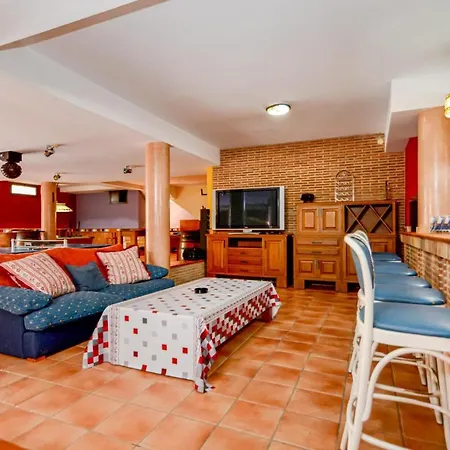 6 Bedroom Awesome In Estepona