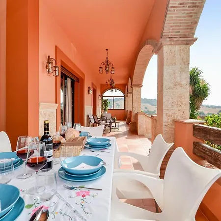 6 Bedroom Awesome In *