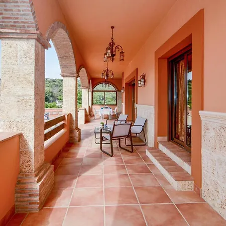 Holiday home 6 Bedroom Awesome In Estepona