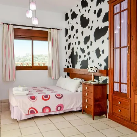 6 Bedroom Awesome In Estepona