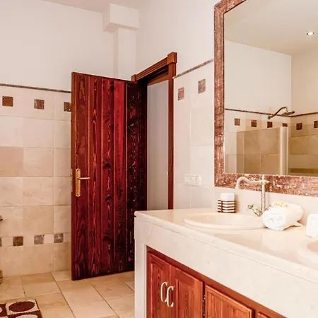 6 Bedroom Awesome In Estepona