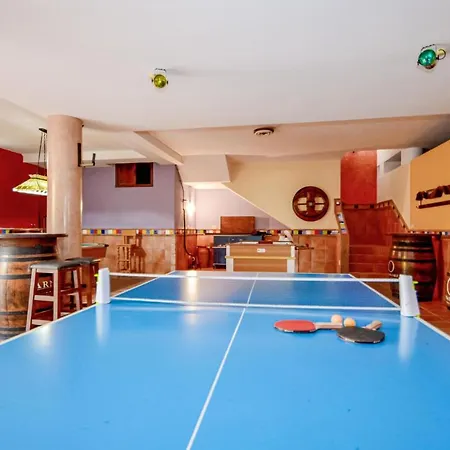 6 Bedroom Awesome In Casa vacanze *