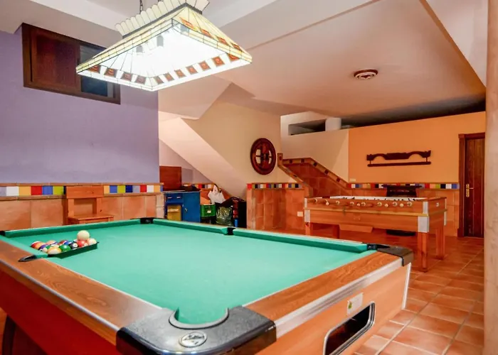 Holiday home 6 Bedroom Awesome In *