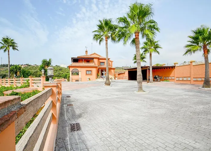 Holiday home 6 Bedroom Awesome In