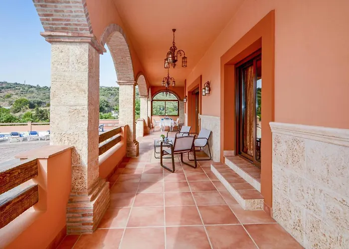 Holiday home 6 Bedroom Awesome In Estepona