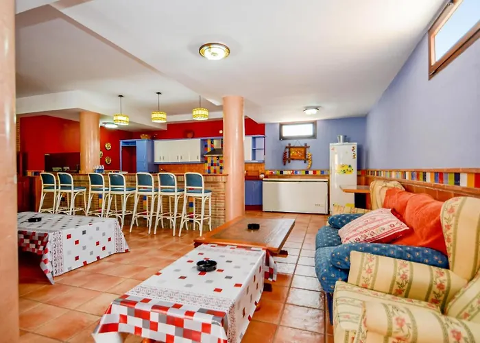 6 Bedroom Awesome In